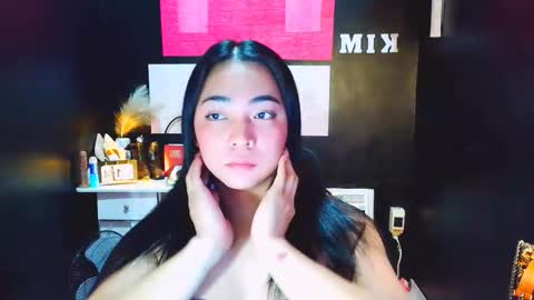 xxslutty kim online show from 15, 12, 2025