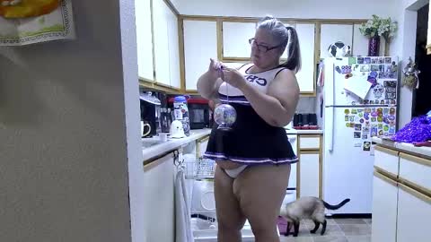 Strawberry Jane online show from 25, 9, 2025