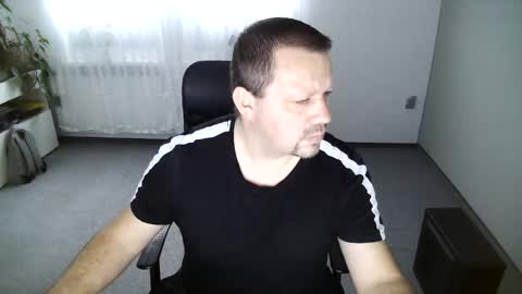 Snapshot of xxstrikerxx chatting on 9, 12, 2024 Eddi online show from 9, 12, 2024