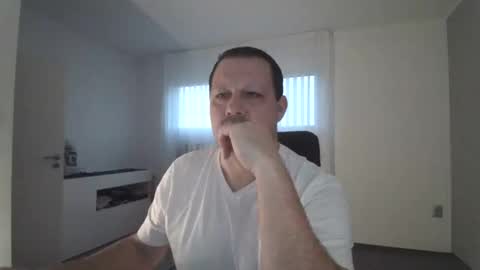 Snapshot of xxstrikerxx chatting on 17, 12, 2024 Eddi online show from 17, 12, 2024