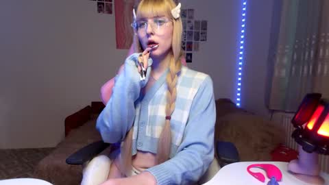 Pretty online show from 30, 1, 2025