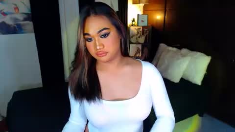 OLIVIA online show from 7, 12, 2024