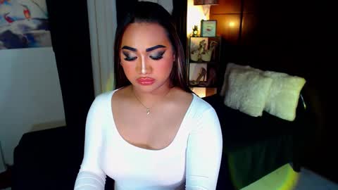 OLIVIA online show from 11, 12, 2024
