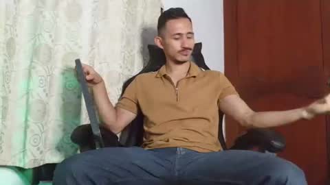 Snapshot of xxxhome_alonexxx chatting on 16, 6, 2026 Kev online show from 16, 6, 2026