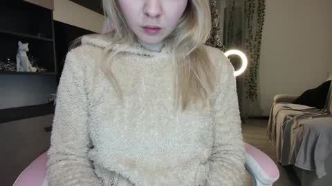 Snapshot of xxxhoneyxx chatting on 19, 12, 2024 Onlyfanz online show from 19, 12, 2024