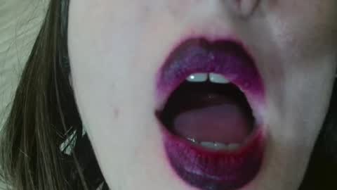 Lola online show from 5, 1, 2025