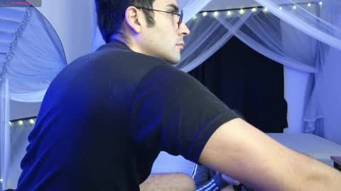 July and Fer online show from 21, 4, 2026