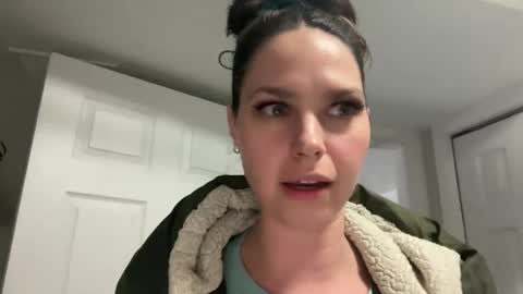 Snapshot of xyleialuv chatting on 22, 2, 2025 Xylea Luv online show from 22, 2, 2025