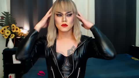 QueenMarina online show from 1, 1, 2025