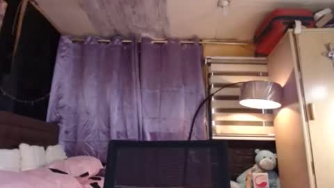 Angela online show from 7, 4, 2026