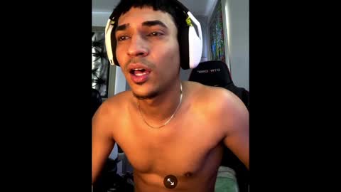 Snapshot of y0ungman_who_loveswork chatting on 20, 12, 2024 Y0ungman online show from 20, 12, 2024