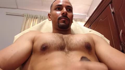  Yago Fox  online show from 4, 12, 2024