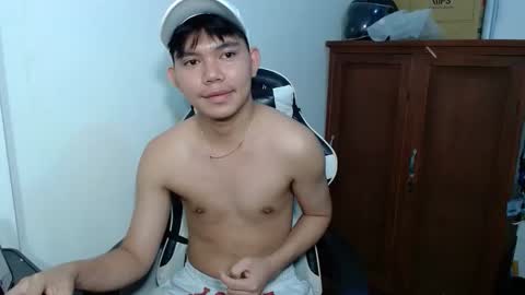 Snapshot of yamati21 chatting on 21, 12, 2025 Eian online show from 21, 12, 2025