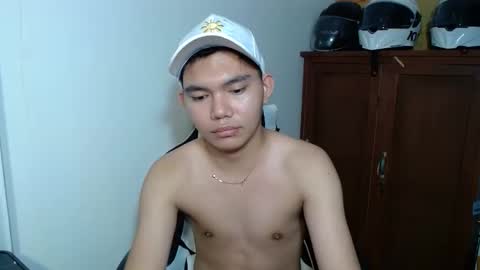 Snapshot of yamati21 chatting on 23, 12, 2025 Eian online show from 23, 12, 2025