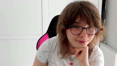 Snapshot of yamihoshii chatting on 17, 6, 2026 Sofia online show from 17, 6, 2026
