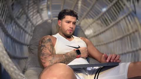 yamp sambrano online show from 23, 9, 2025