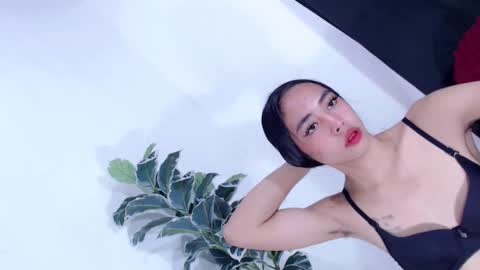 Snapshot of yams_kitty69 chatting on 2, 11, 2025 yams_kitty69 online show from 2, 11, 2025