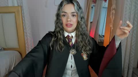 YANDRA CELIS online show from 31, 10, 2025