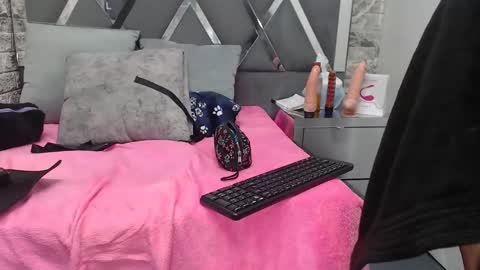 Snapshot of yanetrose chatting on 27, 10, 2025 yanetrose online show from 27, 10, 2025