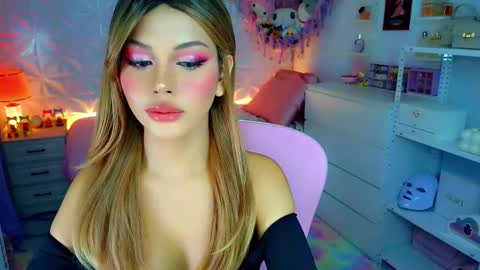 YANG AUDREY LONE online show from 18, 10, 2025