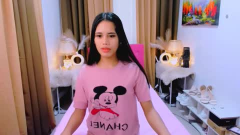 Snapshot of yanna_faulkerson chatting on 4, 10, 2025 Yanna online show from 4, 10, 2025