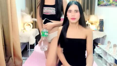 Snapshot of yanna_faulkerson chatting on 6, 11, 2025 Yanna online show from 6, 11, 2025