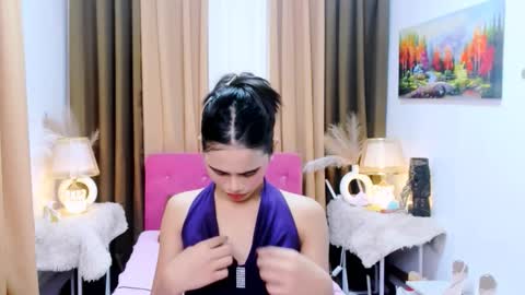 Snapshot of yanna_faulkerson chatting on 7, 11, 2025 Yanna online show from 7, 11, 2025