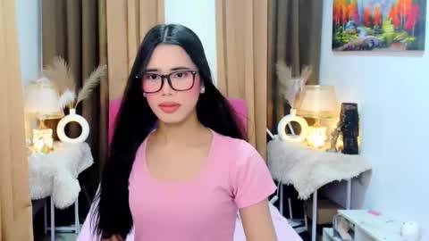 Snapshot of yanna_faulkerson chatting on 21, 11, 2025 Yanna online show from 21, 11, 2025