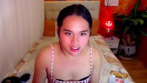 Snapshot of yanny_xoxo chatting on 18, 12, 2025 Allisonn online show from 18, 12, 2025