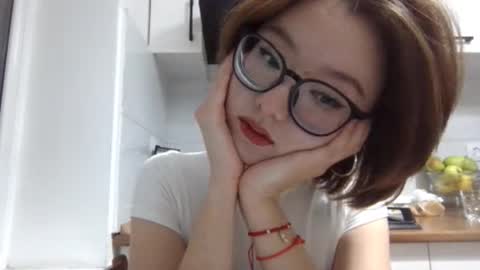 Snapshot of yanverfaille chatting on 3, 10, 2025 Lily online show from 3, 10, 2025