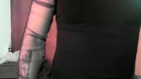 Yasmin Paez online show from 9, 3, 2025