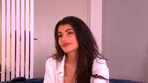 Yasmina  online show from 14, 11, 2025