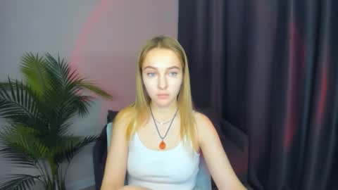 Snapshot of yasminasage chatting on 11, 11, 2025 Yasmina online show from 11, 11, 2025