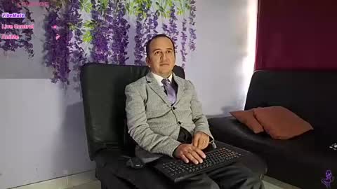 Snapshot of yazfore chatting on 17, 6, 2026 Hazzan online show from 17, 6, 2026