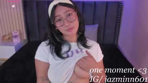 Yazmin online show from 8, 3, 2025