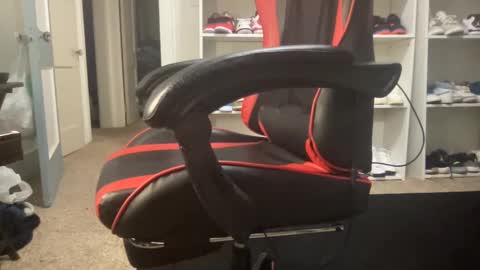 Snapshot of yeahitsrell2 chatting on 2, 3, 2025 Yeahitsrell online show from 2, 3, 2025