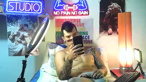 Snapshot of yeisoncastellanos1999 chatting on 2, 10, 2025 yeisoncastellanos1999 online show from 2, 10, 2025