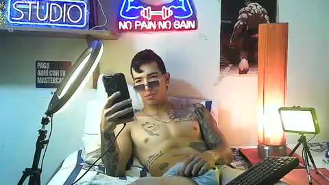 Snapshot of yeisoncastellanos1999 chatting on 11, 10, 2025 yeisoncastellanos1999 online show from 11, 10, 2025