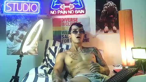 Snapshot of yeisoncastellanos1999 chatting on 16, 10, 2025 yeisoncastellanos1999 online show from 16, 10, 2025