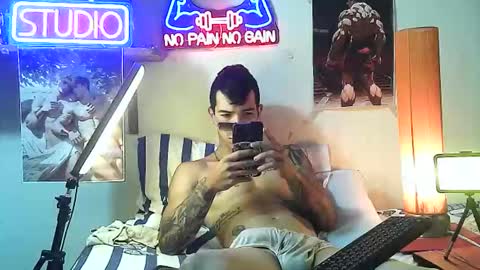 Snapshot of yeisoncastellanos1999 chatting on 17, 10, 2025 yeisoncastellanos1999 online show from 17, 10, 2025