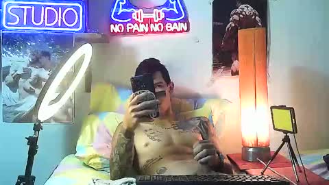 Snapshot of yeisoncastellanos1999 chatting on 26, 10, 2025 yeisoncastellanos1999 online show from 26, 10, 2025