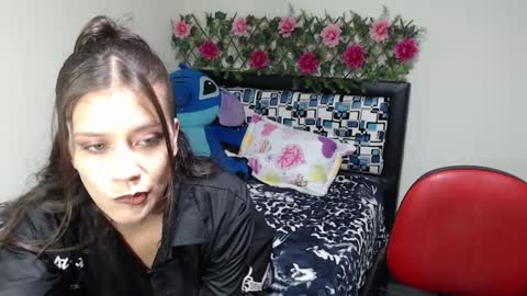 yeliana_will online show from 8, 1, 2025