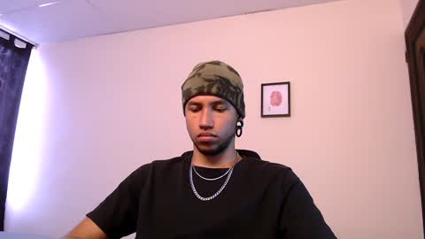 Snapshot of yerfon_s1 chatting on 12, 12, 2024 Yeff ind. model online show from 12, 12, 2024