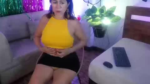 Yeseniaa25  online show from 15, 10, 2025