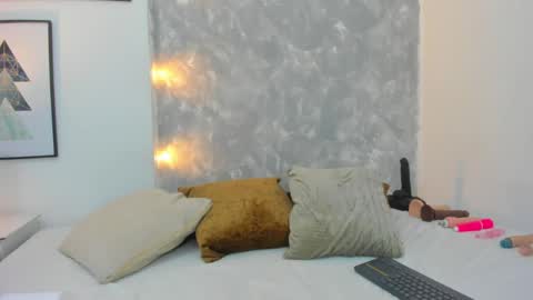 Yesica online show from 17, 1, 2025