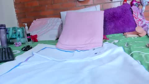 yesicasquirt65 online show from 14, 2, 2026