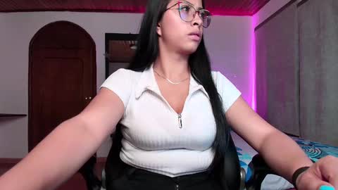 Snapshot of yesie_hot2 chatting on 24, 2, 2025 yesie_hot2 online show from 24, 2, 2025