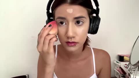 Snapshot of yettahagins chatting on 7, 7, 2026 Julia 3 online show from 7, 7, 2026