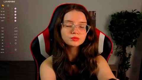 Snapshot of yeva67619 chatting on 9, 9, 2025 Sonya online show from 9, 9, 2025