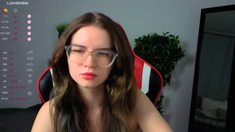 Snapshot of yeva67619 chatting on 13, 9, 2025 Sonya online show from 13, 9, 2025